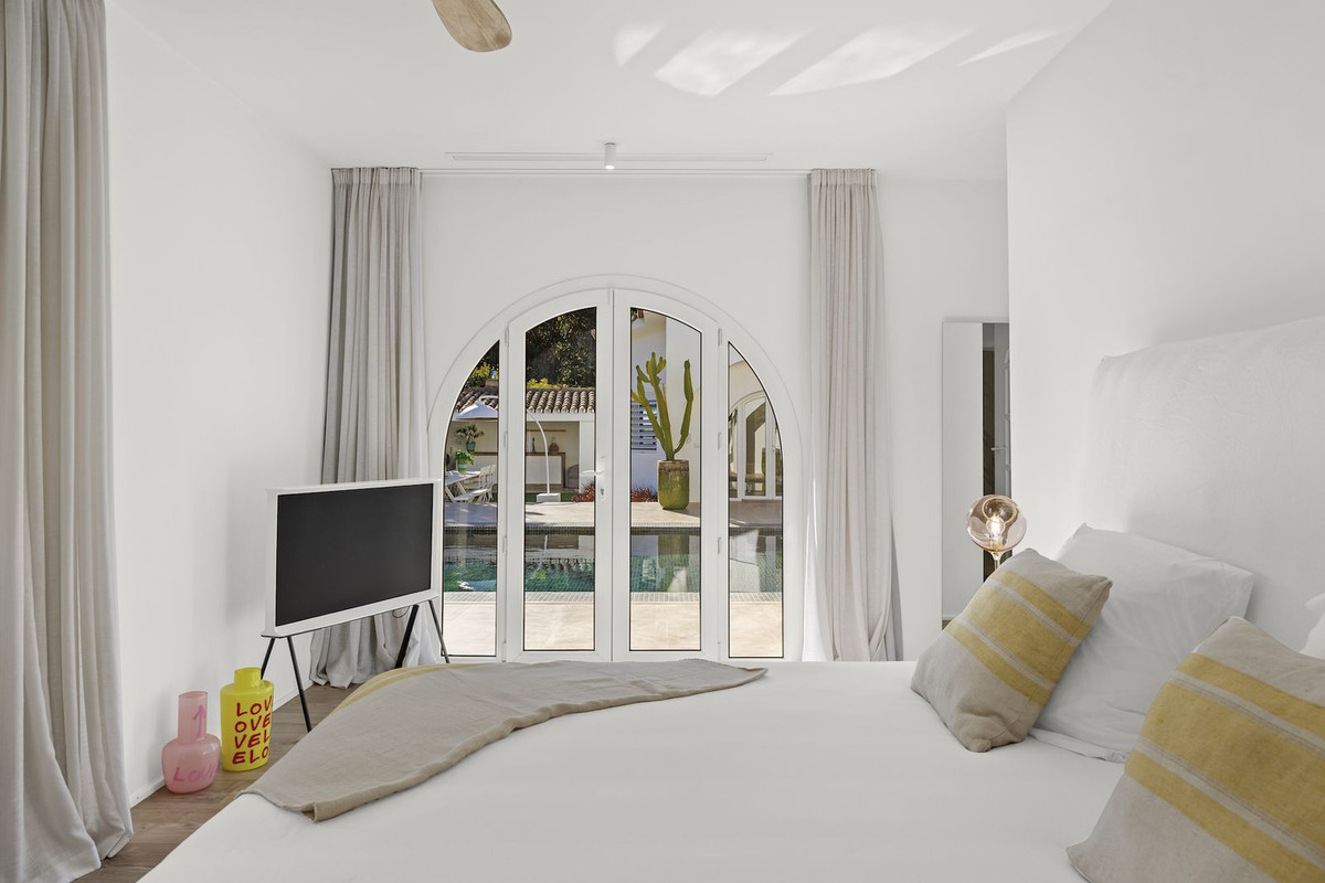 Se vende Villa - Chalet de 5 dormitorios en Costa Del Sol, Málaga, España
