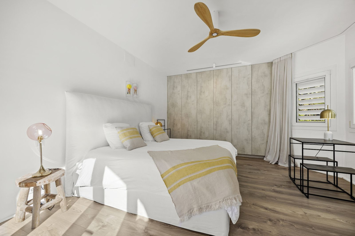 Se vende Villa - Chalet de 5 dormitorios en Costa Del Sol, Málaga, España