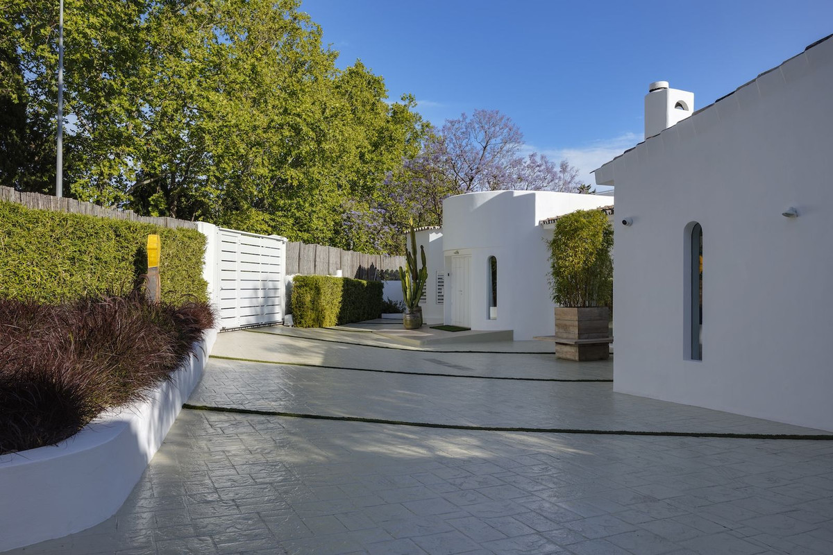 Se vende Villa - Chalet de 5 dormitorios en Costa Del Sol, Málaga, España