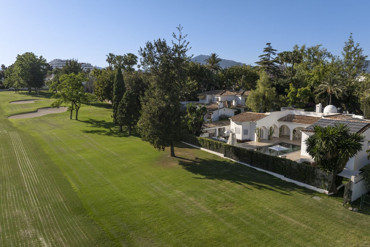 Se vende Villa - Chalet de 5 dormitorios en Costa Del Sol, Málaga, España