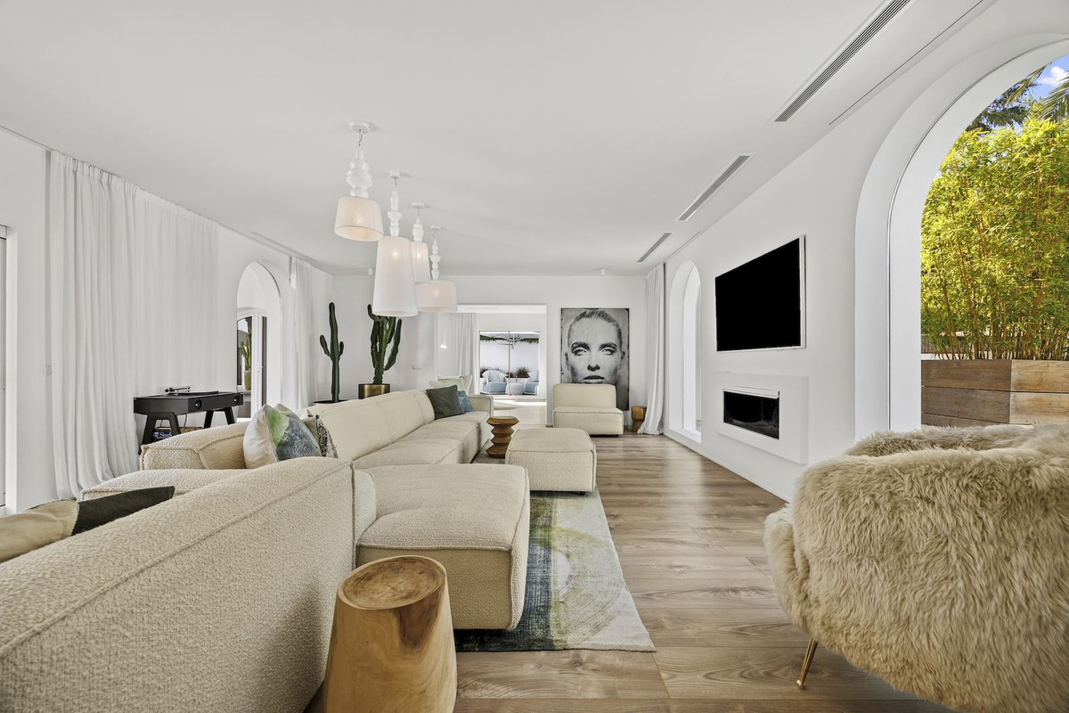 Se vende Villa - Chalet de 5 dormitorios en Costa Del Sol, Málaga, España