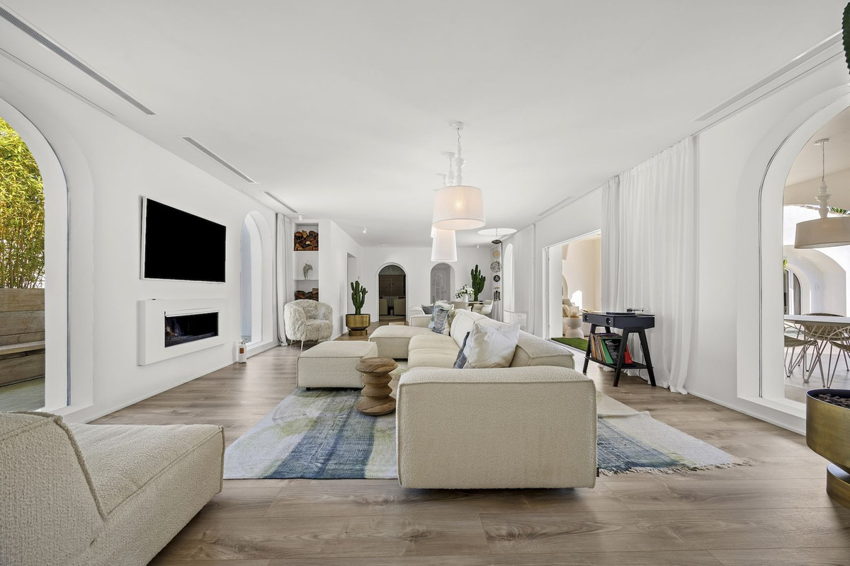 Se vende Villa - Chalet de 5 dormitorios en Costa Del Sol, Málaga, España