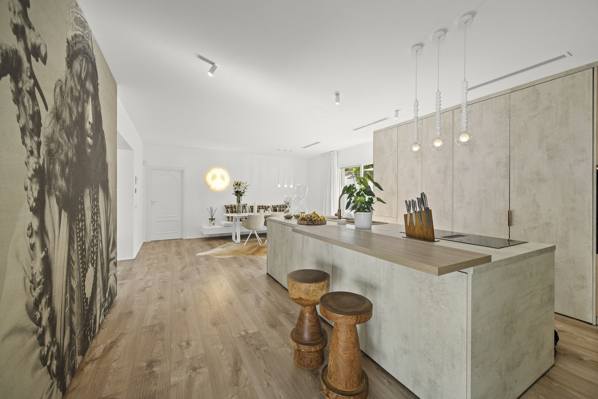 Se vende Villa - Chalet de 5 dormitorios en Costa Del Sol, Málaga, España