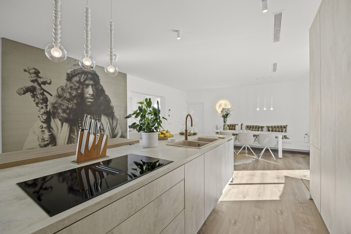 Se vende Villa - Chalet de 5 dormitorios en Costa Del Sol, Málaga, España