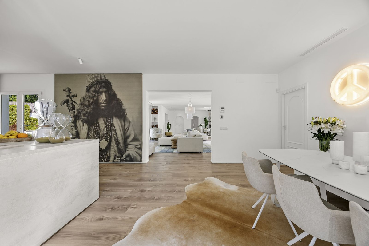 Se vende Villa - Chalet de 5 dormitorios en Costa Del Sol, Málaga, España