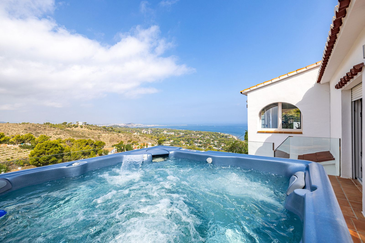 Se vende Villa - Chalet de 3 dormitorios en Costa Blanca, Alicante, España