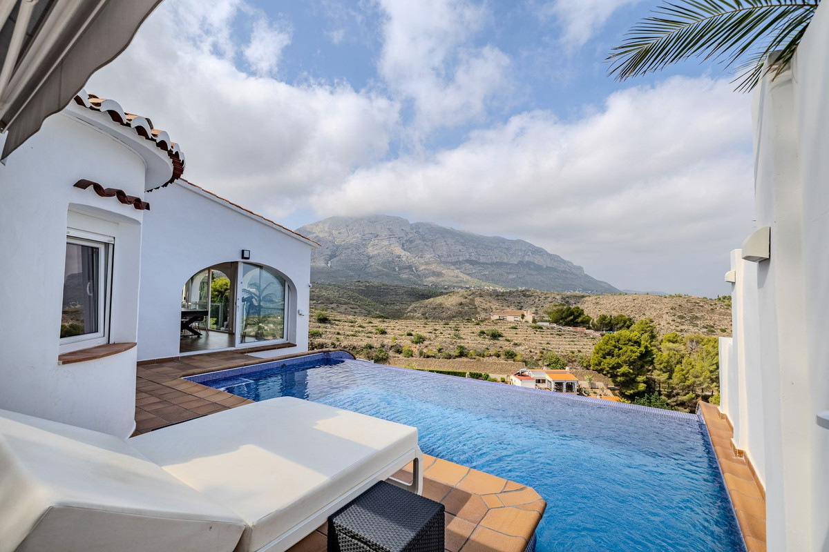 Se vende Villa - Chalet de 3 dormitorios en Costa Blanca, Alicante, España