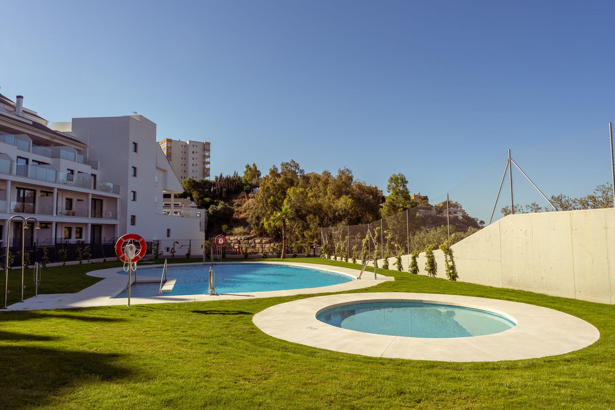 2 Bed Apartment for sale in Torreblanca Costa Del Sol, Málaga, Spain