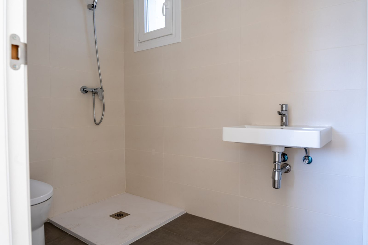 2 Bed Apartment for sale in Torreblanca Costa Del Sol, Málaga, Spain