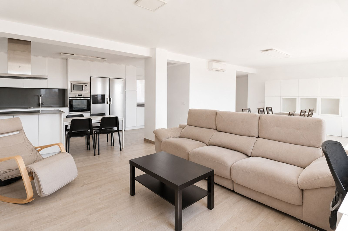 Se vende Ático de 4 dormitorios en Costa Del Sol, Cadiz, España