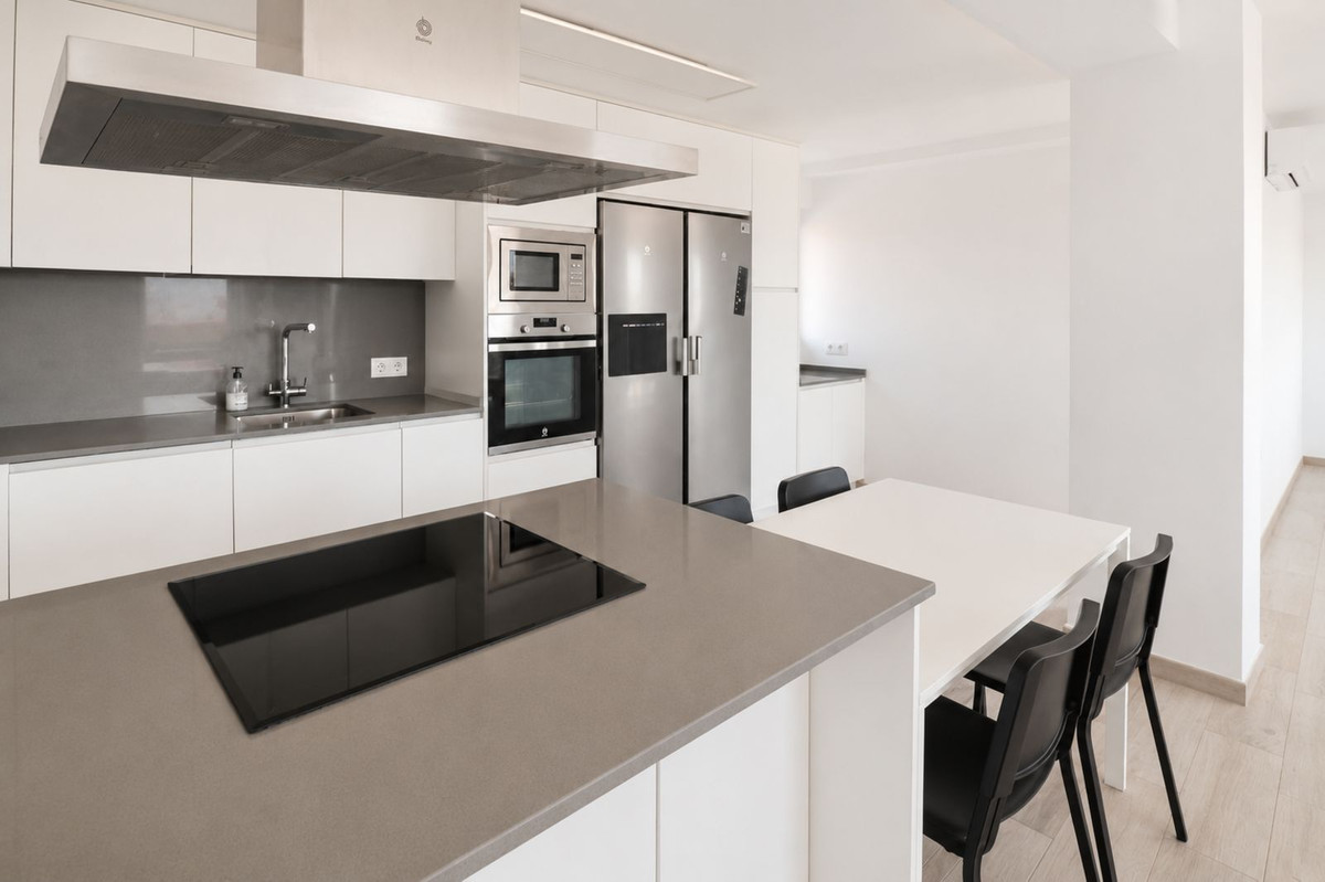 Se vende Ático de 4 dormitorios en Costa Del Sol, Cadiz, España