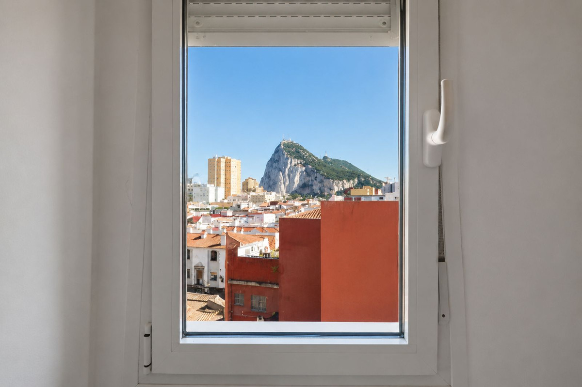 Se vende Ático de 4 dormitorios en Costa Del Sol, Cadiz, España