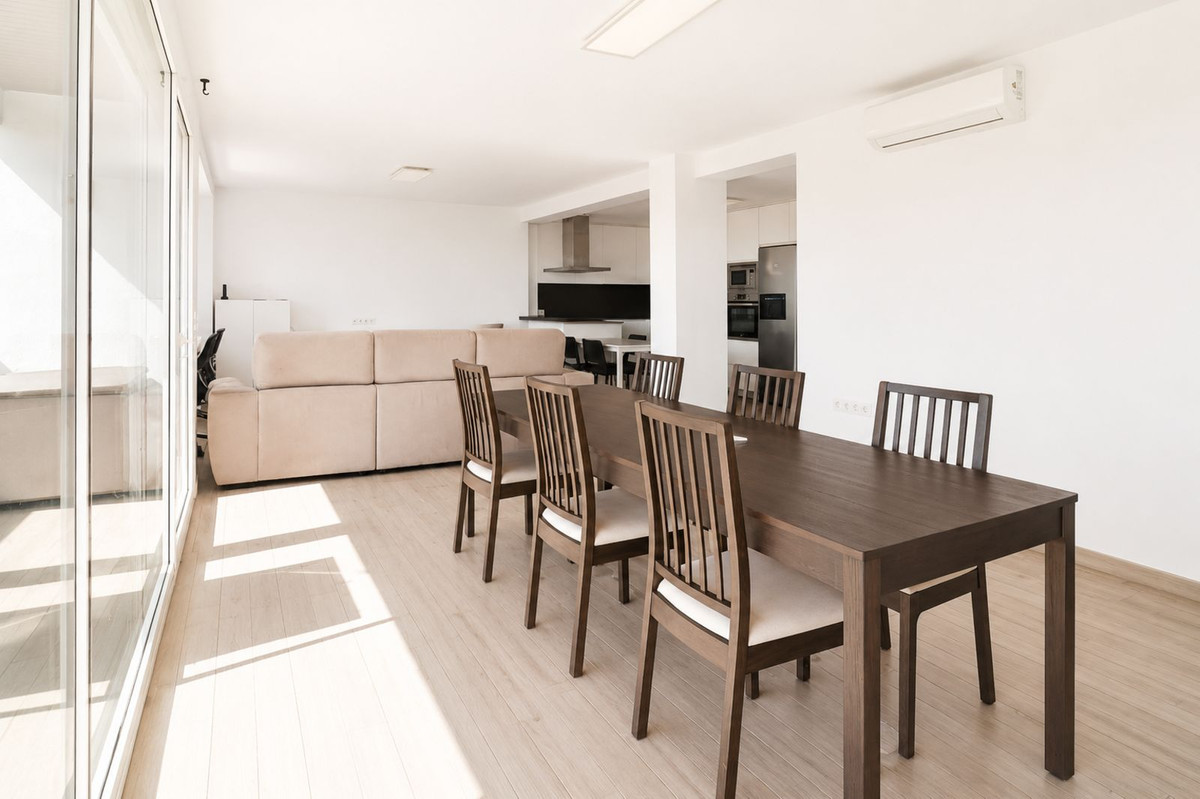 Se vende Ático de 4 dormitorios en Costa Del Sol, Cadiz, España