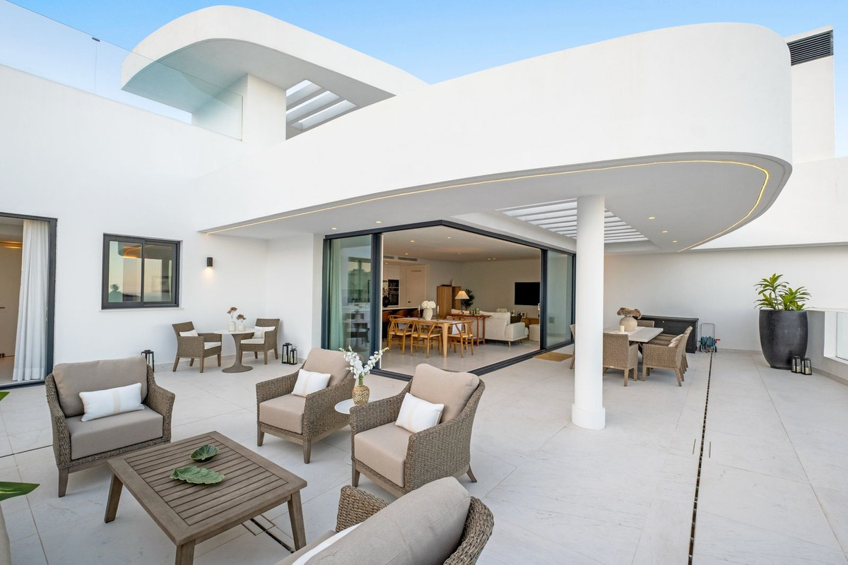 3 Bed Apartment for sale in Ojén Costa Del Sol, Málaga, Spain