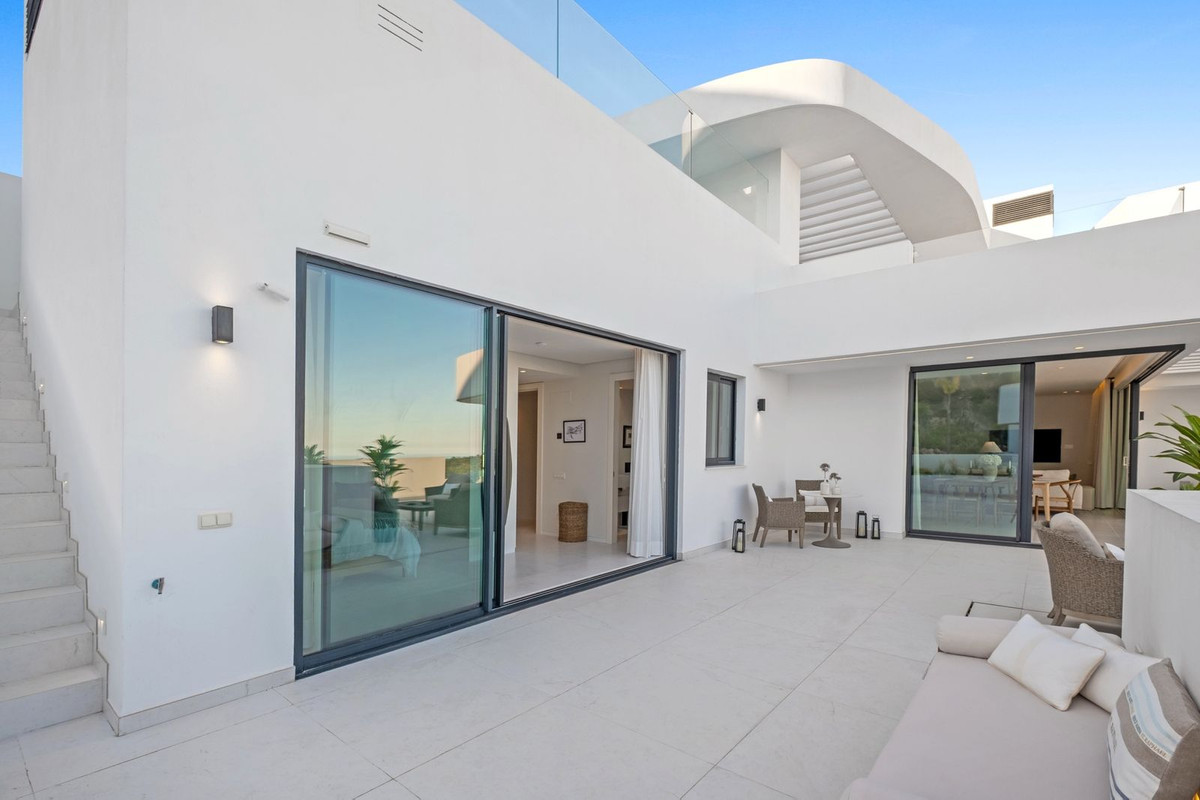 3 Bed Apartment for sale in Ojén Costa Del Sol, Málaga, Spain
