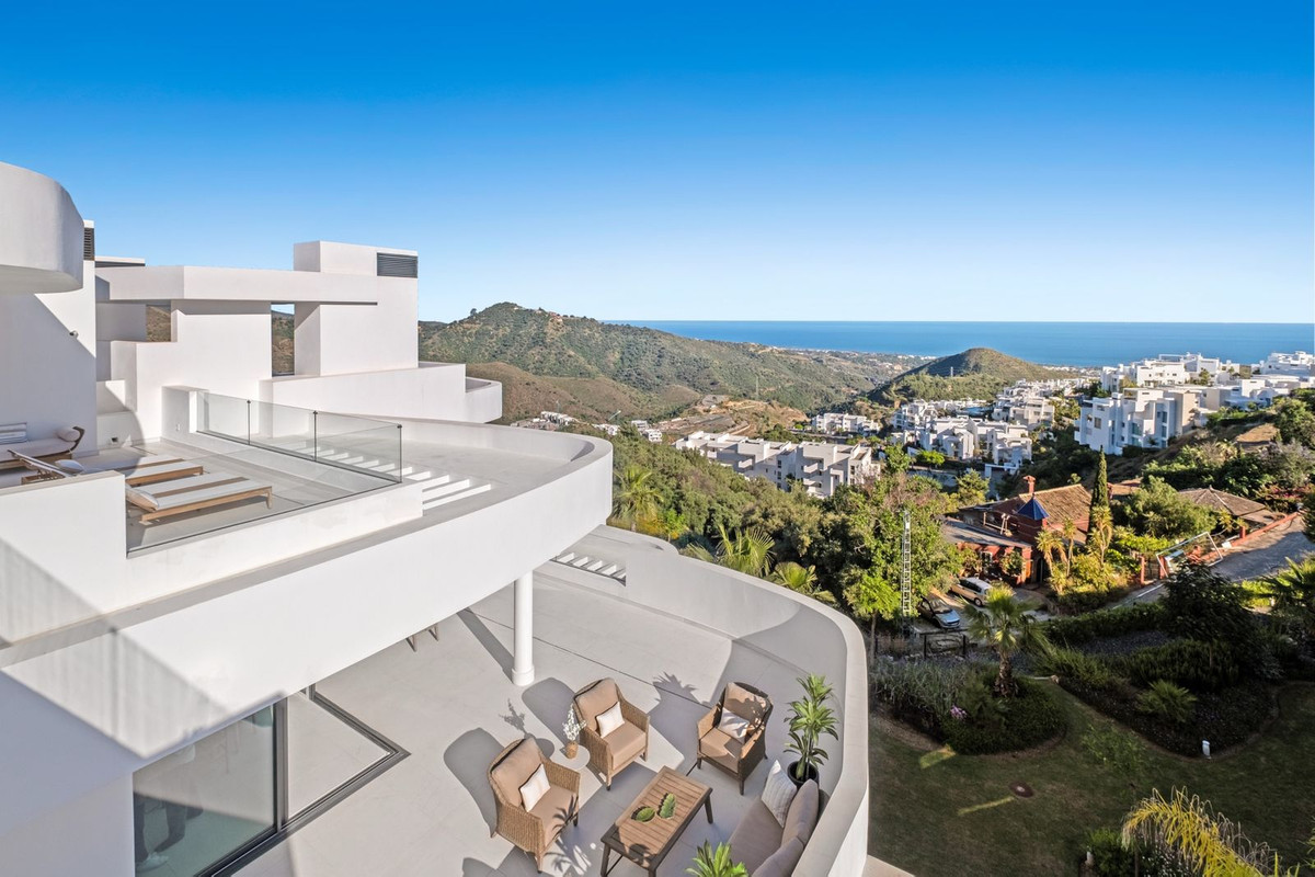 3 Bed Apartment for sale in Ojén Costa Del Sol, Málaga, Spain