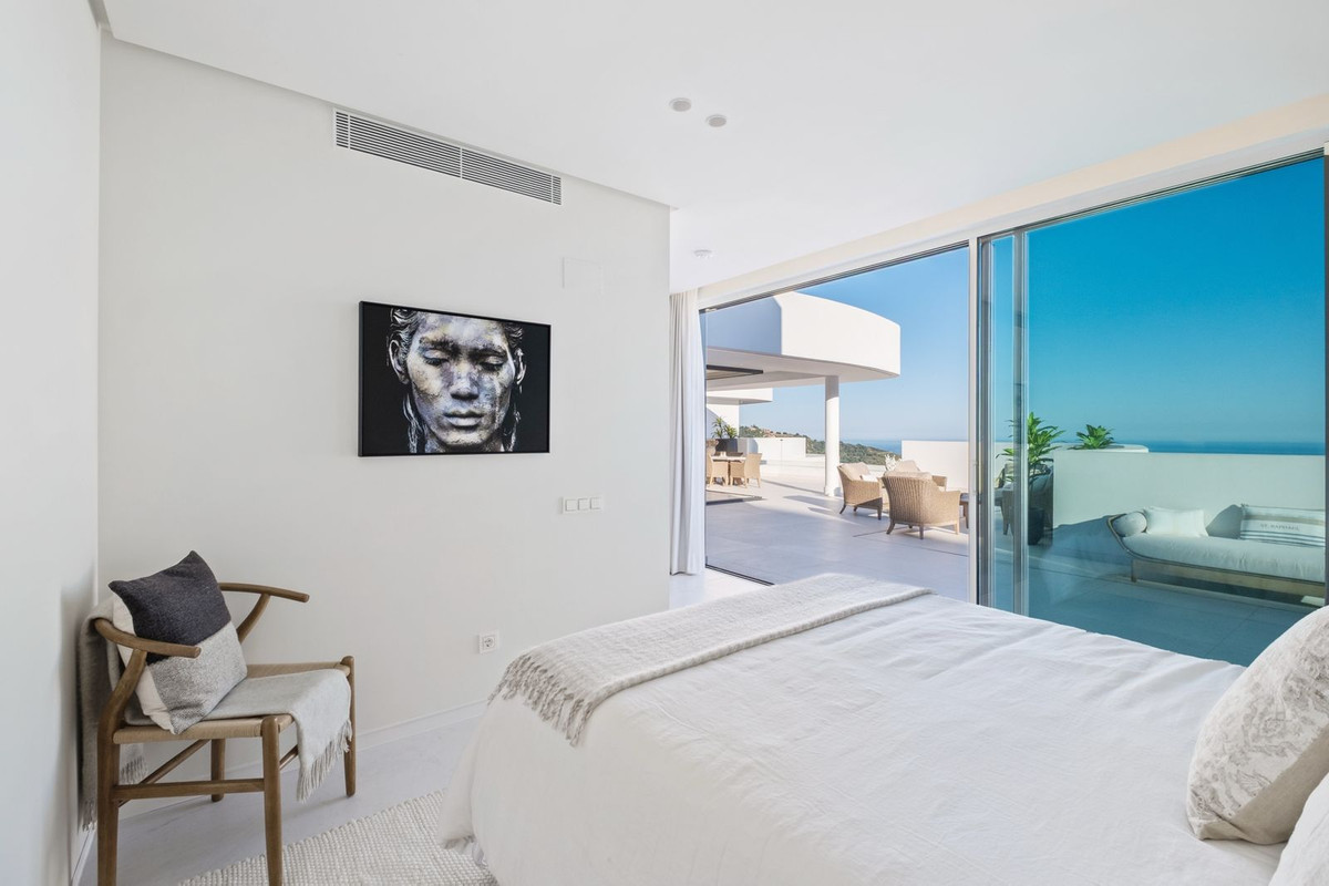 3 Bed Apartment for sale in Ojén Costa Del Sol, Málaga, Spain
