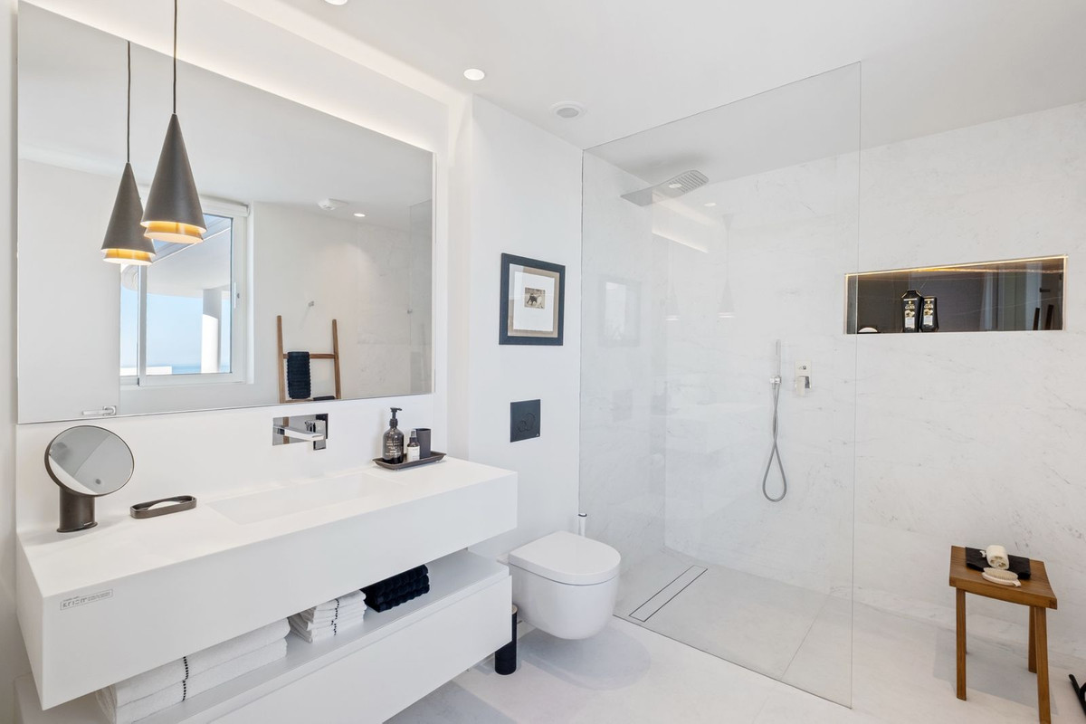 3 Bed Apartment for sale in Ojén Costa Del Sol, Málaga, Spain