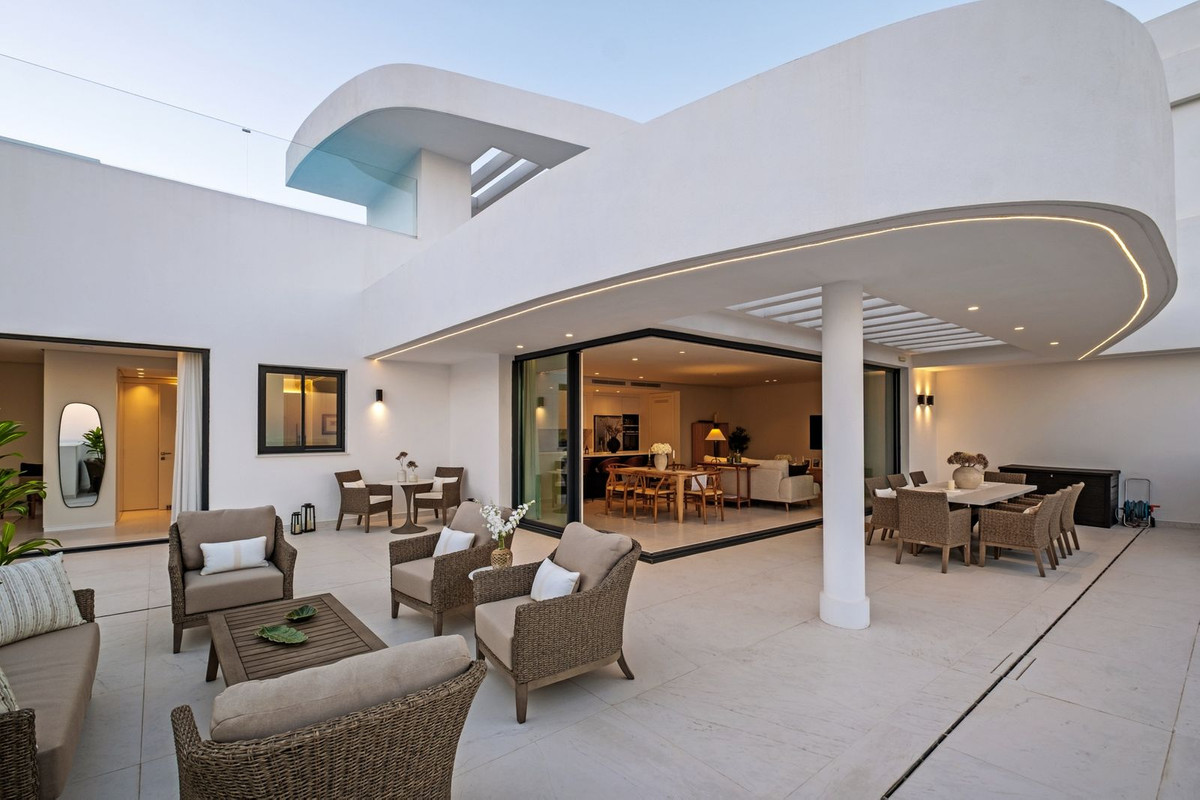 3 Bed Apartment for sale in Ojén Costa Del Sol, Málaga, Spain