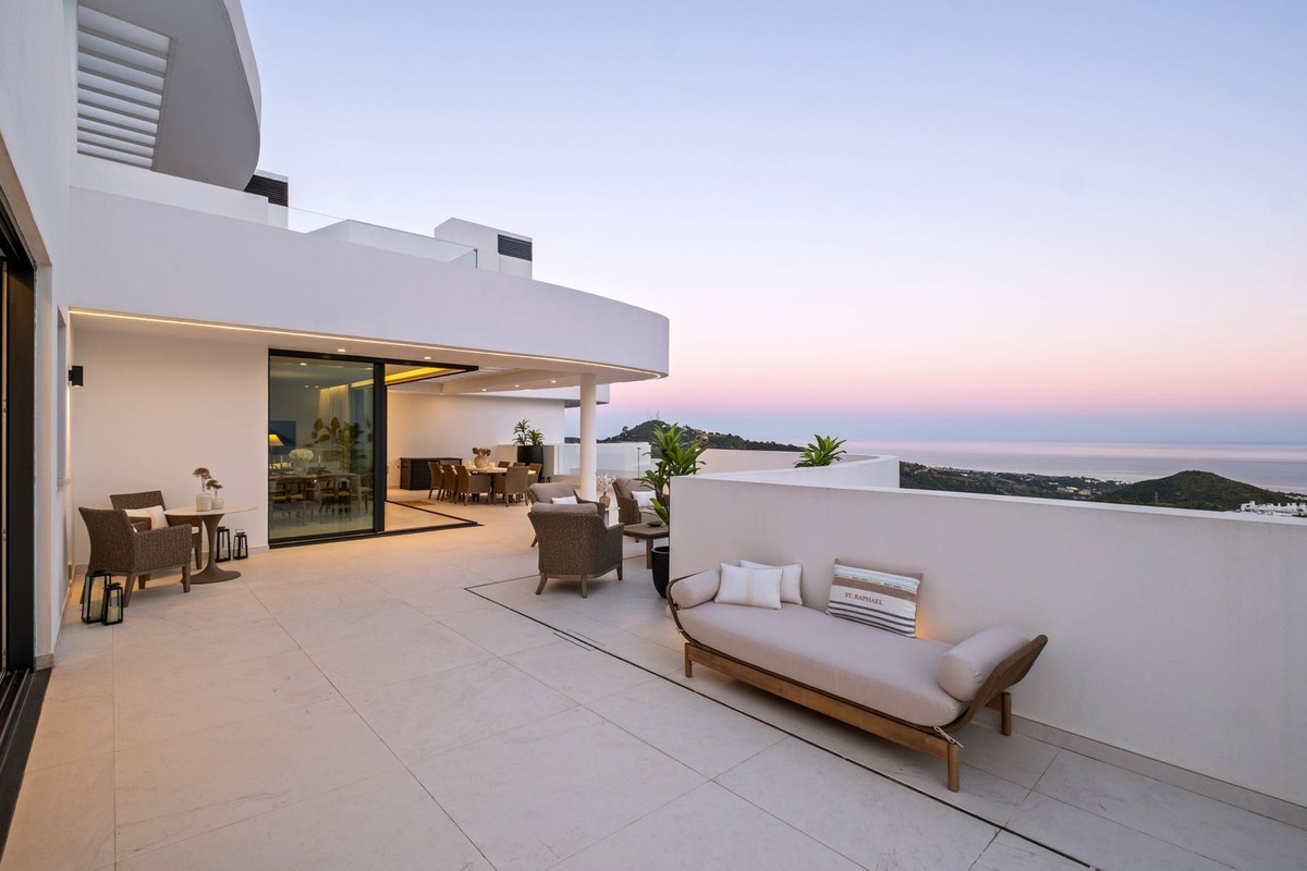 3 Bed Apartment for sale in Ojén Costa Del Sol, Málaga, Spain