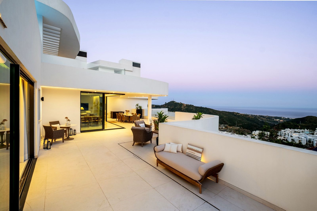3 Bed Apartment for sale in Ojén Costa Del Sol, Málaga, Spain