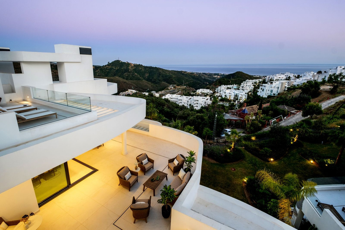 3 Bed Apartment for sale in Ojén Costa Del Sol, Málaga, Spain