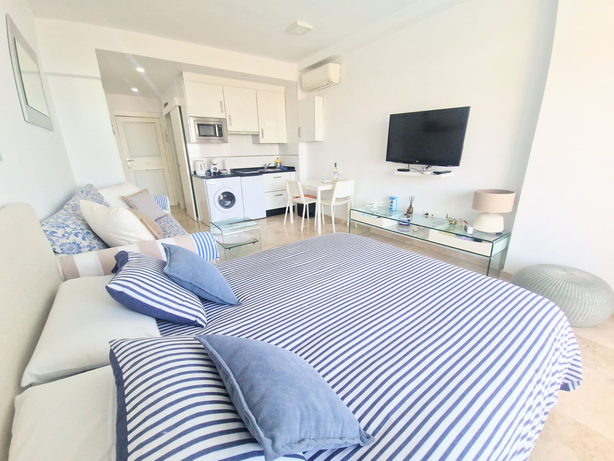 Se vende Estudio Planta Media de 1 dormitorios en Costa Del Sol, Málaga, España