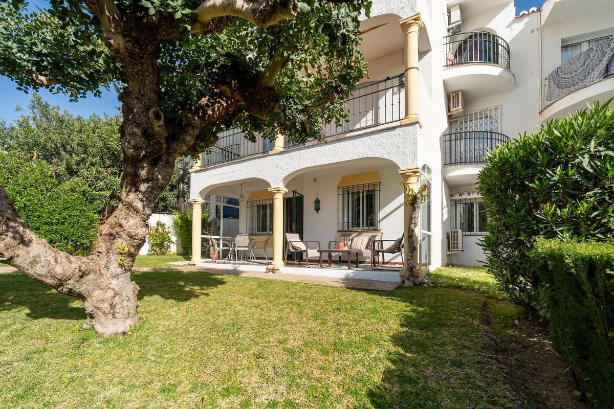2 Bed Apartment for sale in Torreblanca Costa Del Sol, Málaga, Spain