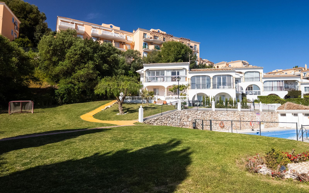 2 Bed Apartment for sale in Torreblanca Costa Del Sol, Málaga, Spain