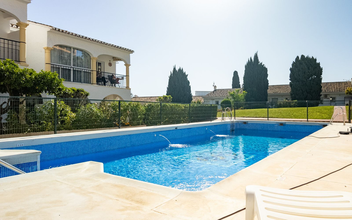 2 Bed Apartment for sale in Torreblanca Costa Del Sol, Málaga, Spain