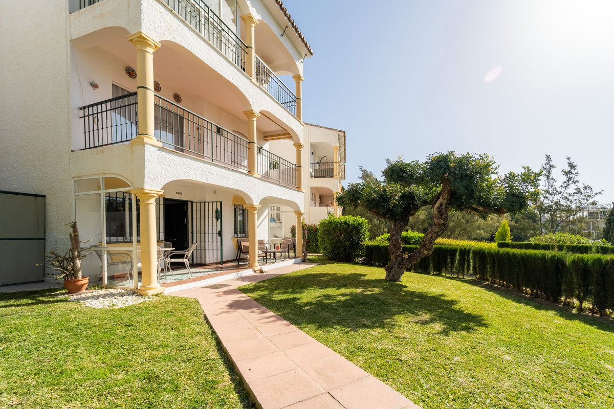 2 Bed Apartment for sale in Torreblanca Costa Del Sol, Málaga, Spain