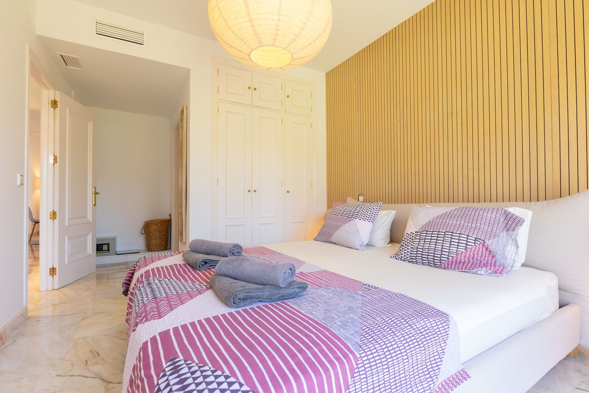 Se vende Apartamento Planta Media de 2 dormitorios en Costa Del Sol, Málaga, España