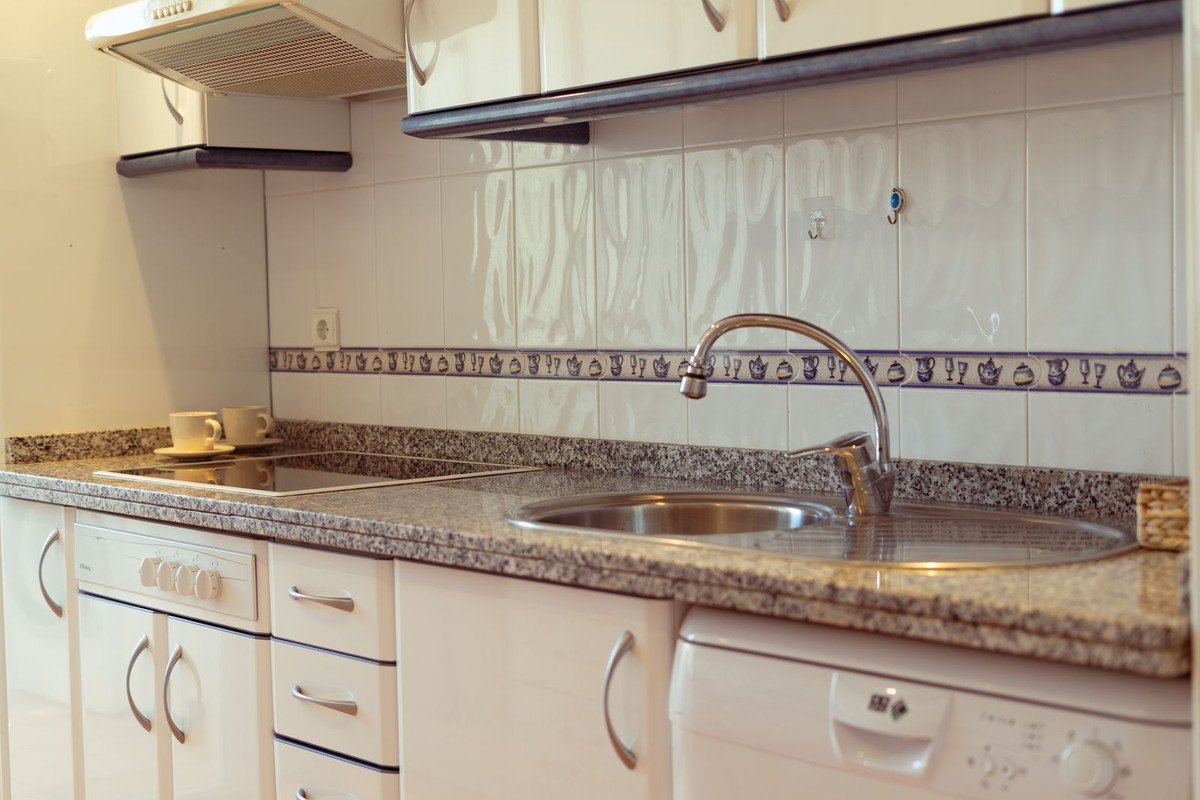 Se vende Apartamento Planta Media de 2 dormitorios en Costa Del Sol, Málaga, España