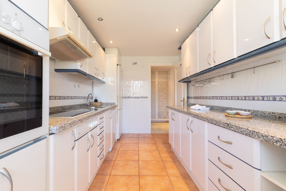 Se vende Apartamento Planta Media de 2 dormitorios en Costa Del Sol, Málaga, España
