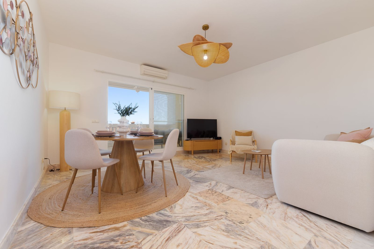Se vende Apartamento Planta Media de 2 dormitorios en Costa Del Sol, Málaga, España