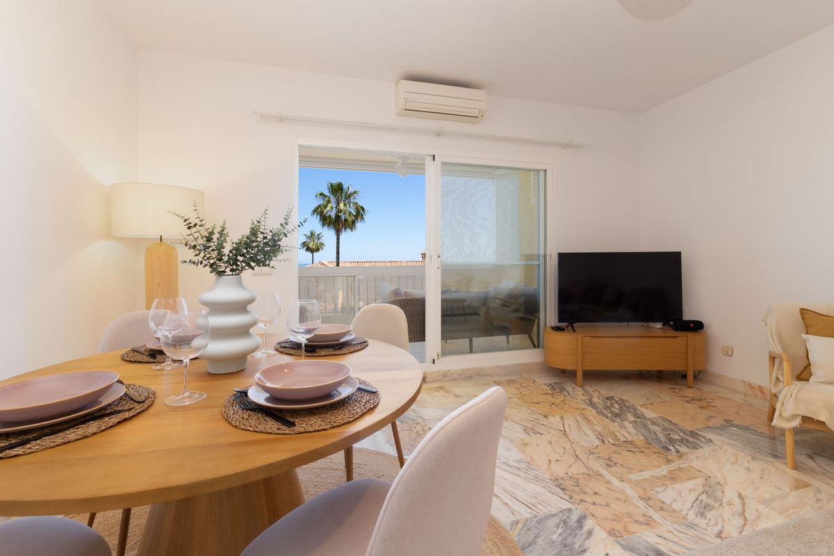 Se vende Apartamento Planta Media de 2 dormitorios en Costa Del Sol, Málaga, España