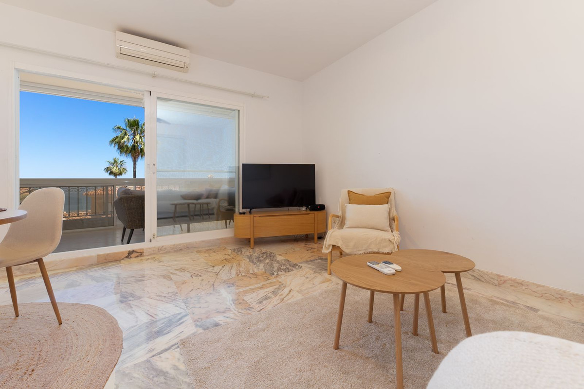 Se vende Apartamento Planta Media de 2 dormitorios en Costa Del Sol, Málaga, España