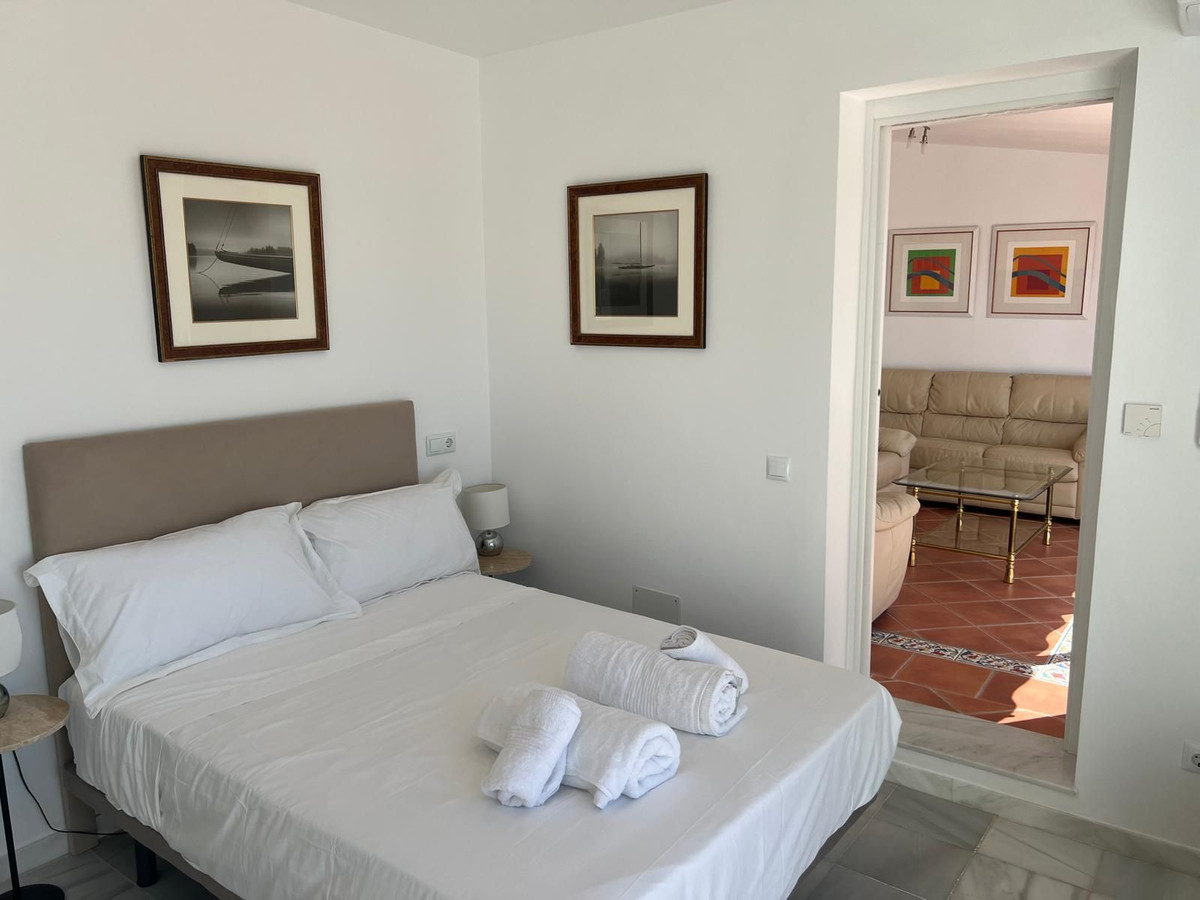 3 Bed Apartment for sale in Calahonda Costa Del Sol, Málaga, Spain