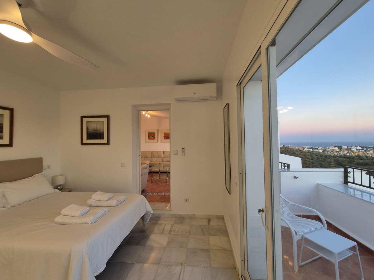 3 Bed Apartment for sale in Calahonda Costa Del Sol, Málaga, Spain