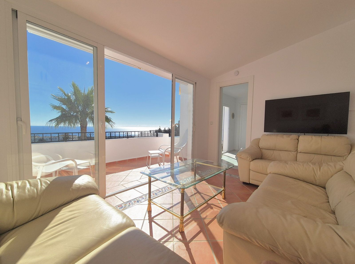 3 Bed Apartment for sale in Calahonda Costa Del Sol, Málaga, Spain