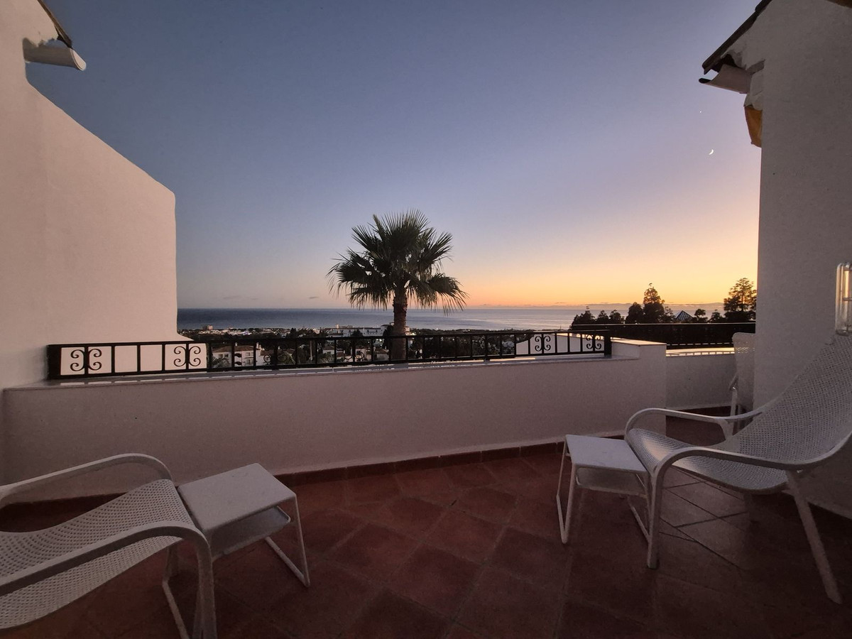 3 Bed Apartment for sale in Calahonda Costa Del Sol, Málaga, Spain