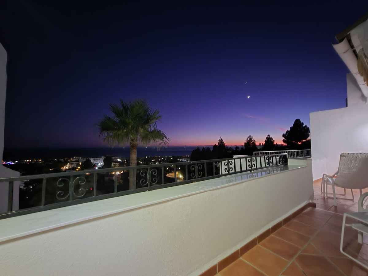 3 Bed Apartment for sale in Calahonda Costa Del Sol, Málaga, Spain