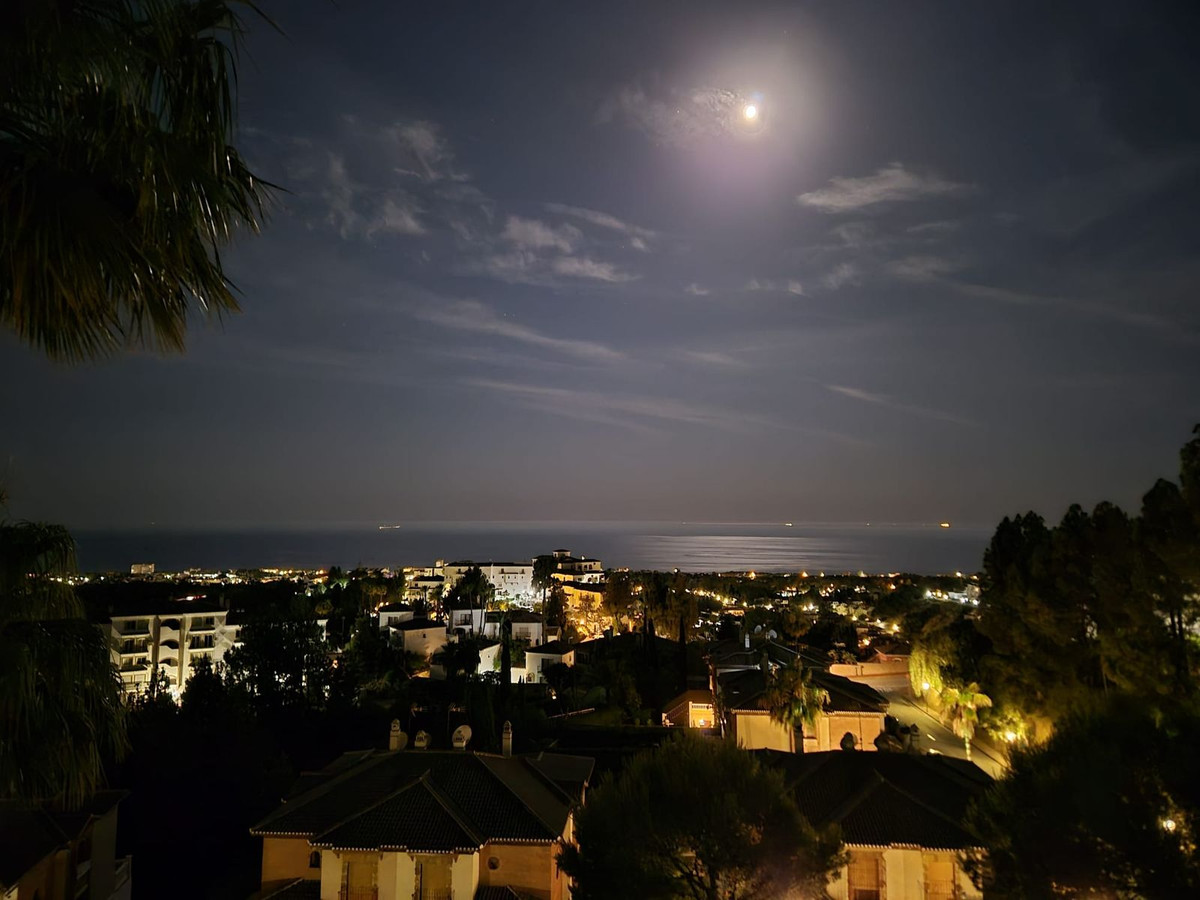 3 Bed Apartment for sale in Calahonda Costa Del Sol, Málaga, Spain