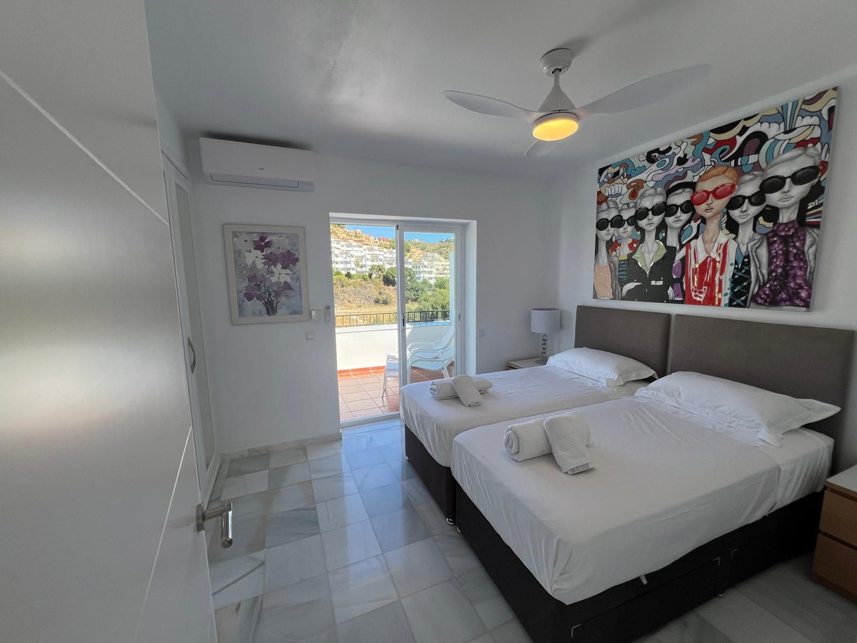 3 Bed Apartment for sale in Calahonda Costa Del Sol, Málaga, Spain