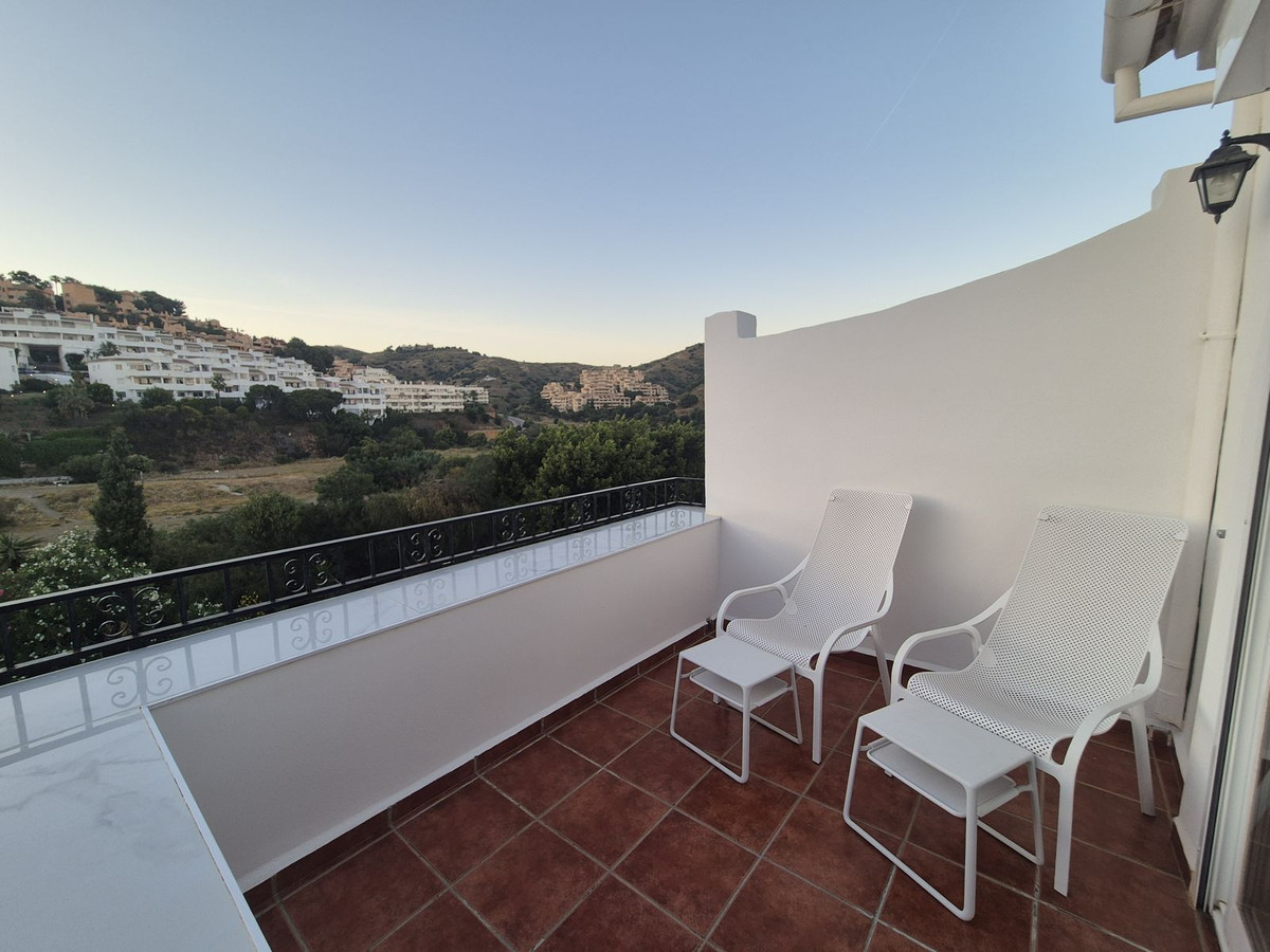 3 Bed Apartment for sale in Calahonda Costa Del Sol, Málaga, Spain