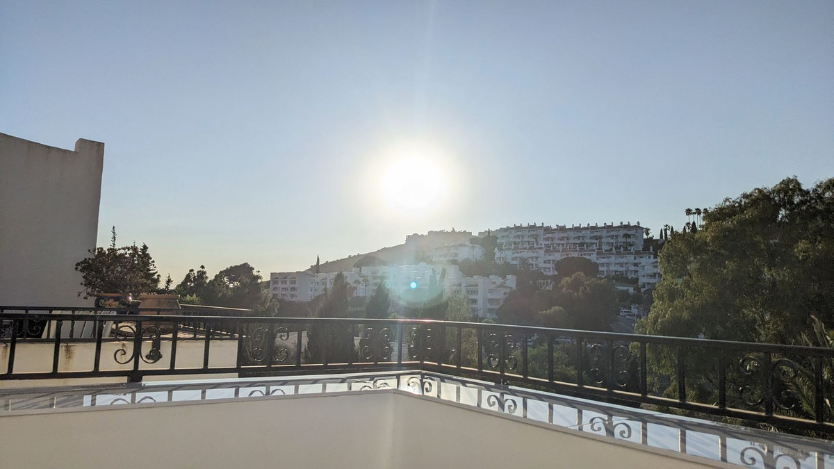 3 Bed Apartment for sale in Calahonda Costa Del Sol, Málaga, Spain