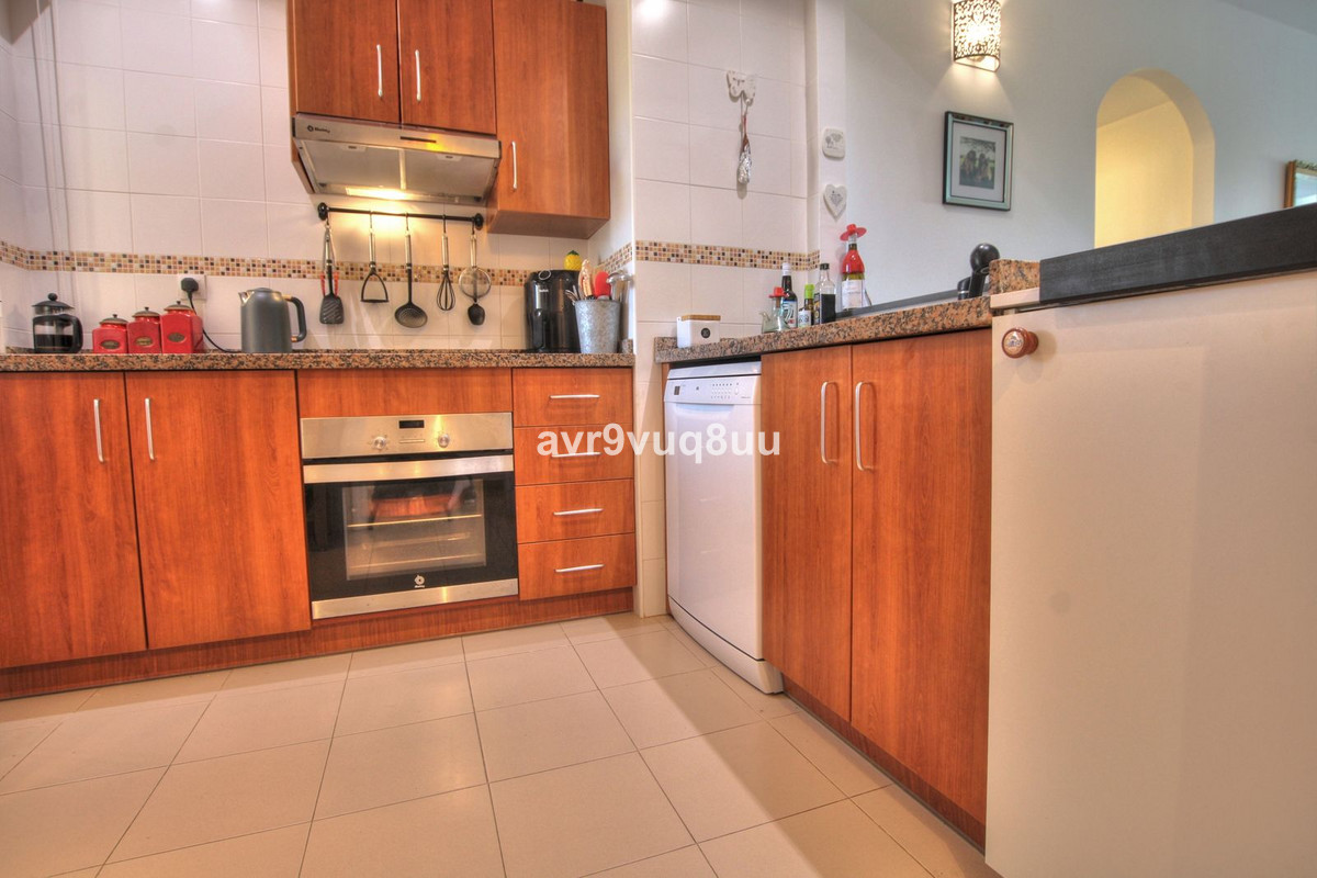 Se vende Apartamento Planta Media de 2 dormitorios en Costa Del Sol, Málaga, España