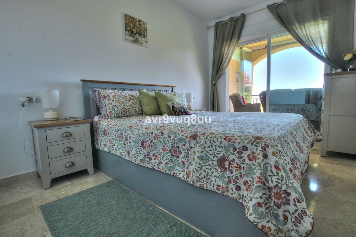 Se vende Apartamento Planta Media de 2 dormitorios en Costa Del Sol, Málaga, España