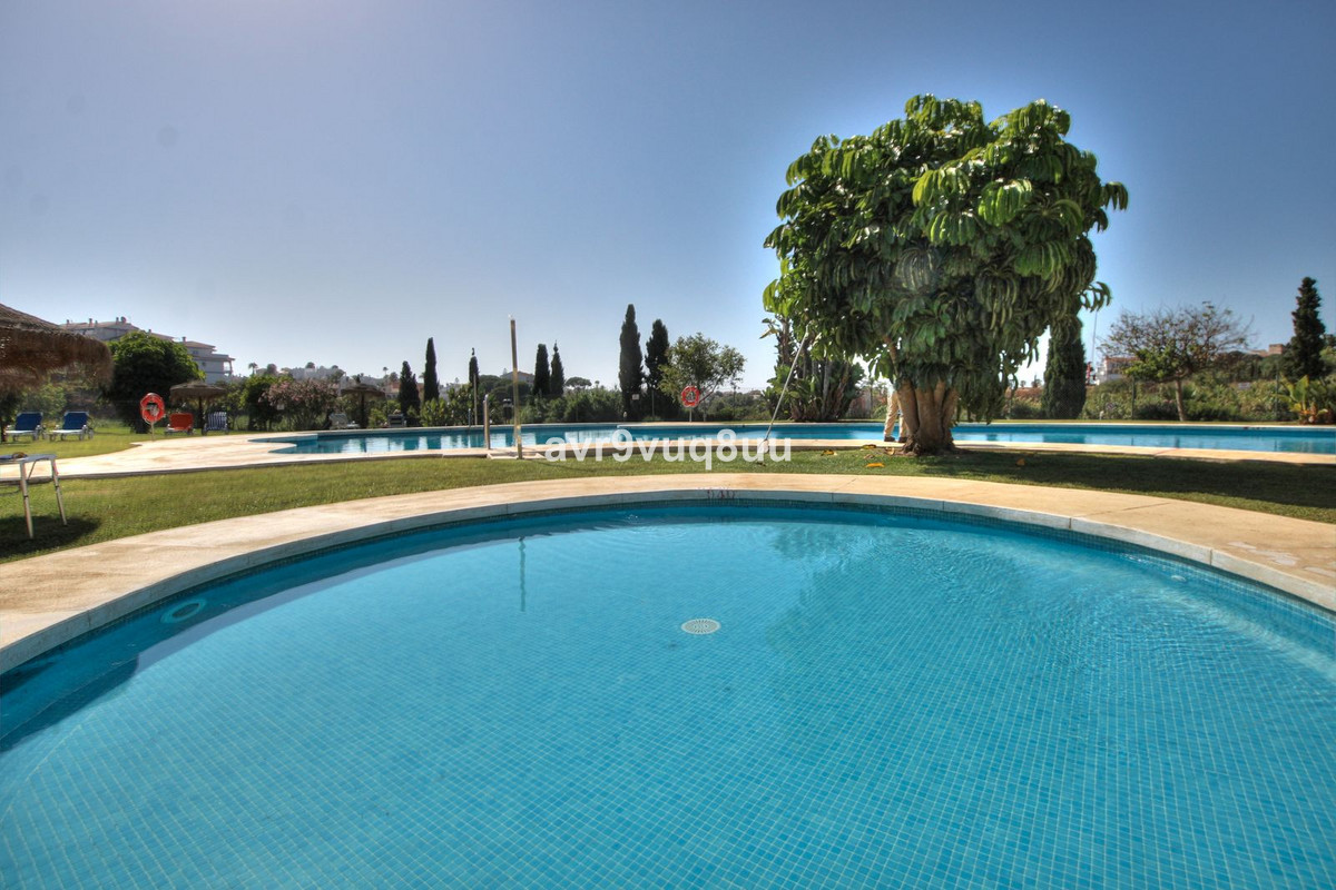 Se vende Apartamento Planta Media de 2 dormitorios en Costa Del Sol, Málaga, España