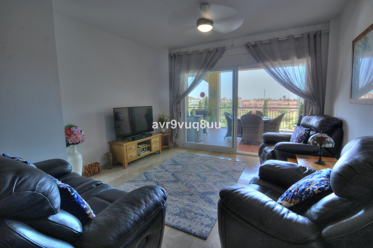 Se vende Apartamento Planta Media de 2 dormitorios en Costa Del Sol, Málaga, España